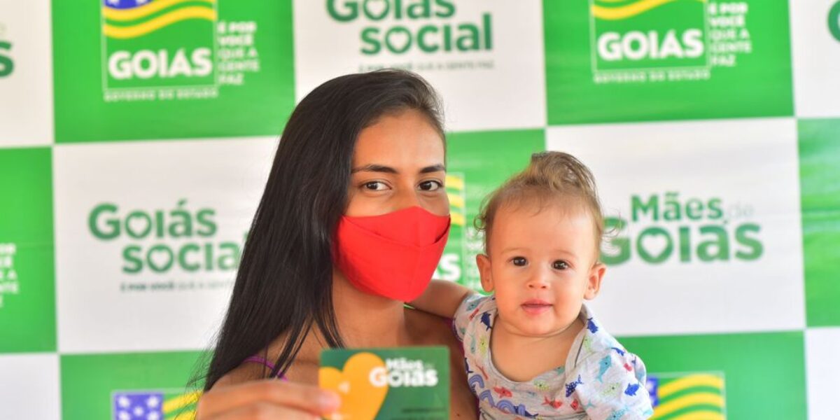 Governo do Estado entrega mais 527 cartões do Mães de Goiás em Santa Terezinha