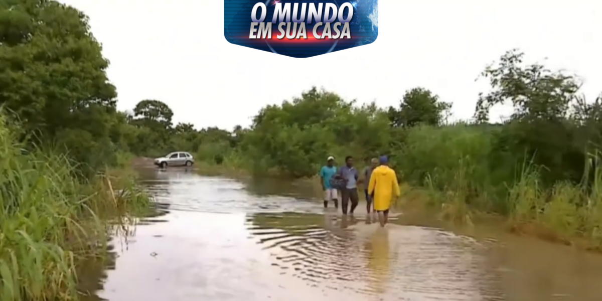 Caiado vistoria obras e entrega benefícios a moradores do Nordeste goiano