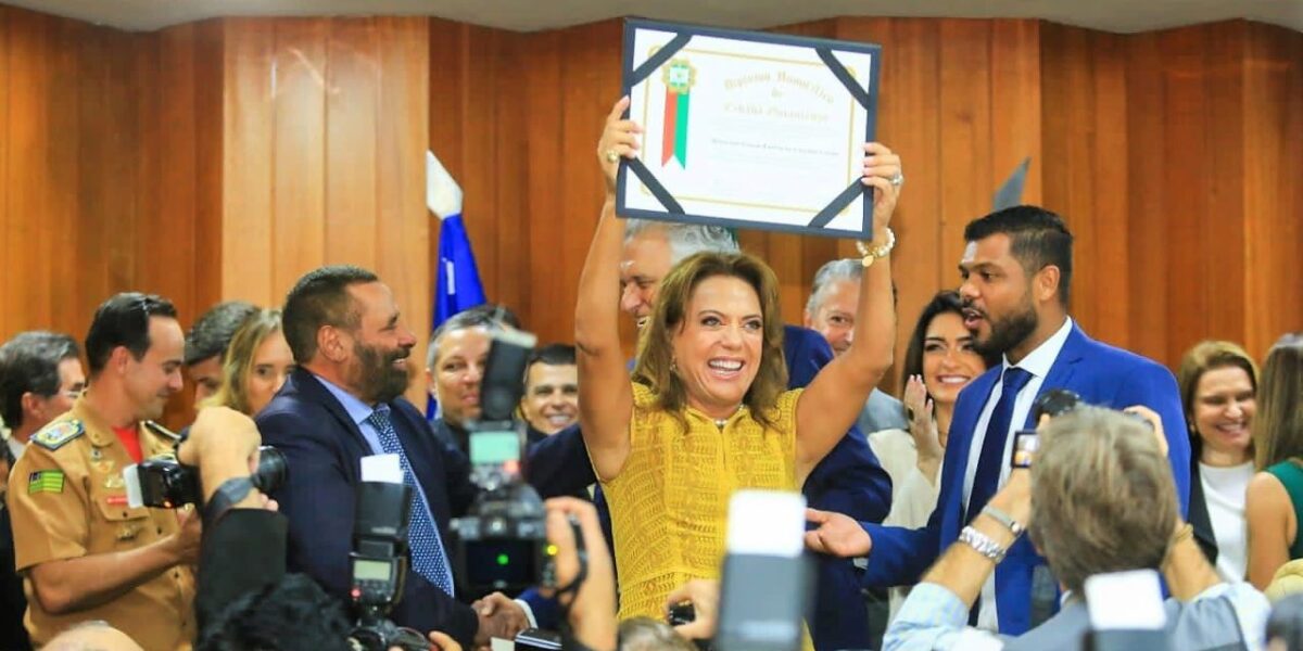 Primeira-dama Gracinha Caiado recebe título de cidadã goianiense