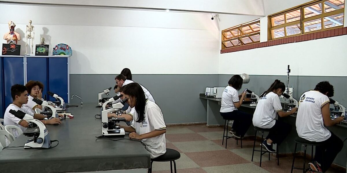 Seduc inicia distribuição de 572 laboratórios para as escolas de tempo integral