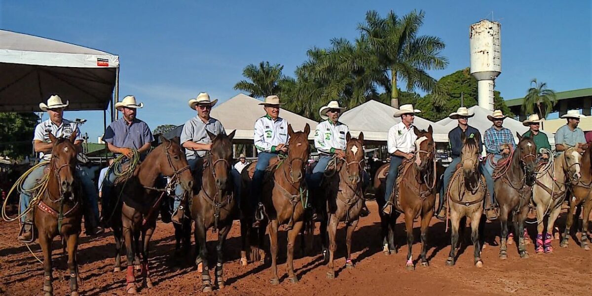 Na cavalgada, Caiado garantiu apoio à 76ª Exposição Agropecuária de Goiás