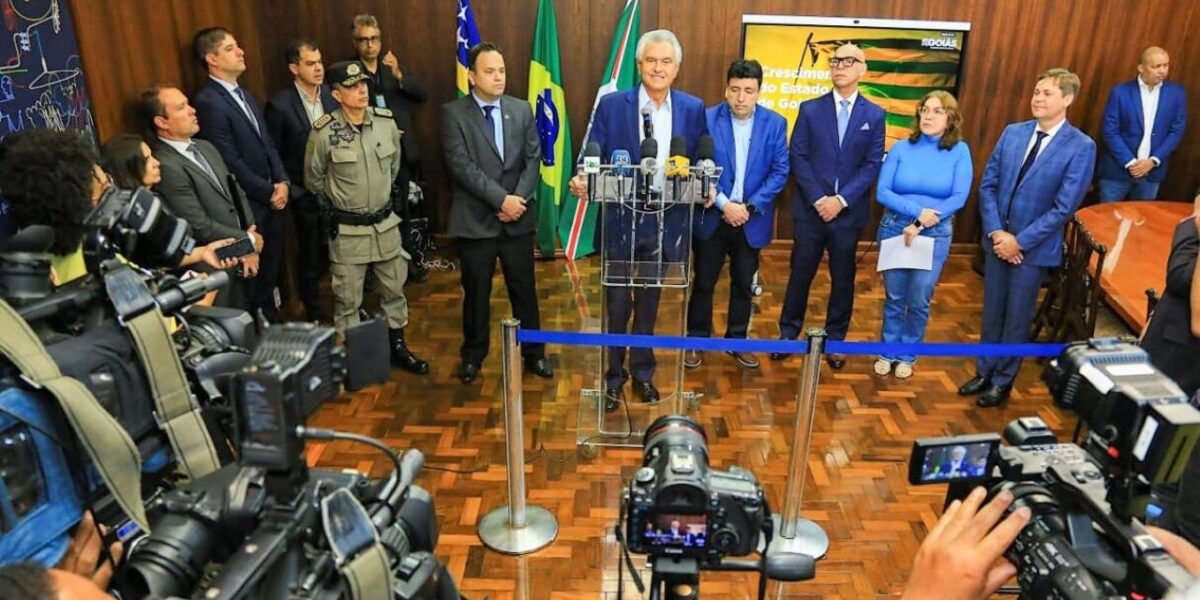 Caiado anuncia a convocação de novos policiais militares e professores