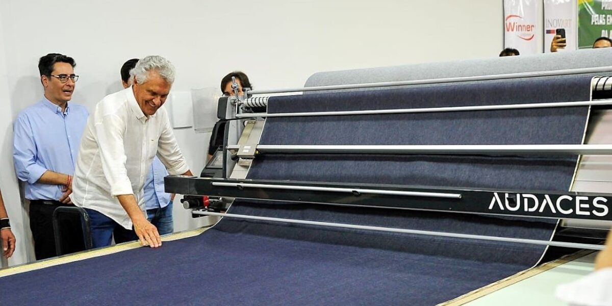 Ceres recebe máquina de corte automático de tecido
