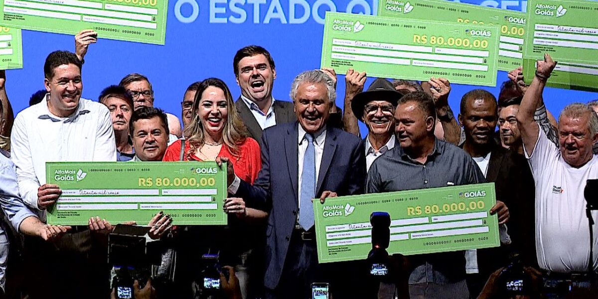Governador entrega o Prêmio LEIA do Programa AlfaMais Goiás