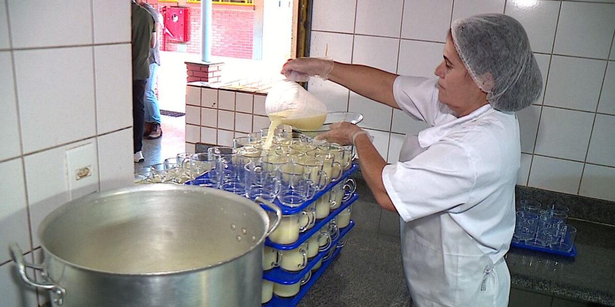Governo de Goiás distribui 800 mil refeições a estudantes