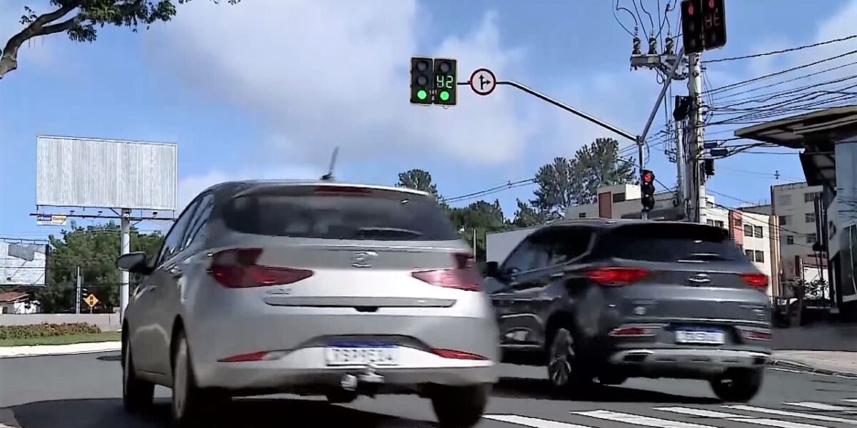 Detran implanta sinalização de trânsito em 10 municípios