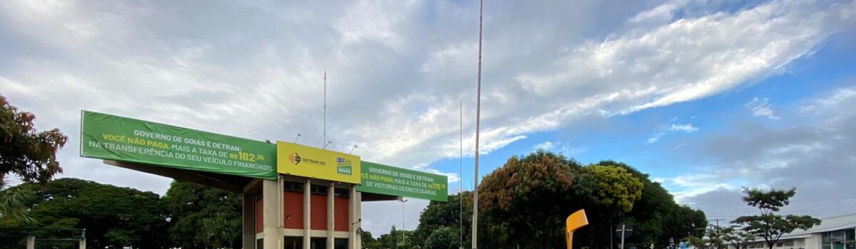 Governo de Goiás monta “drive-thru” de vacinação no Detran